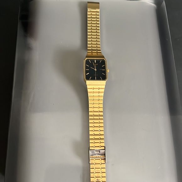 Vintage Pulsar Brushed Gold Toned Chamfer Tank Watch - Picture 11 of 16